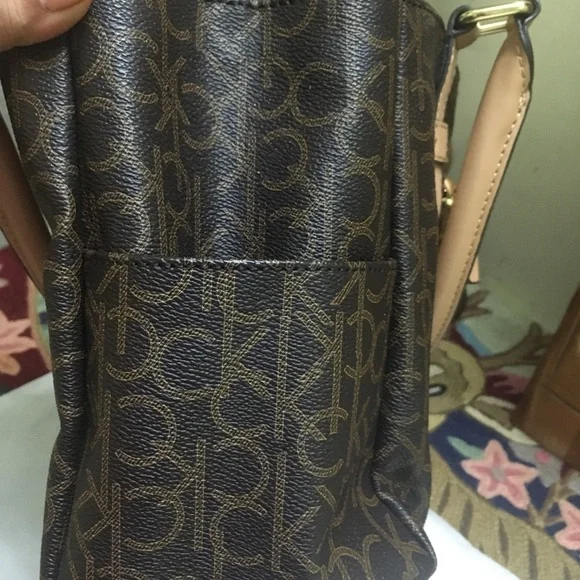 Authentic Calvin Klein coated PVC signature tote bag - Picture 13 of 15